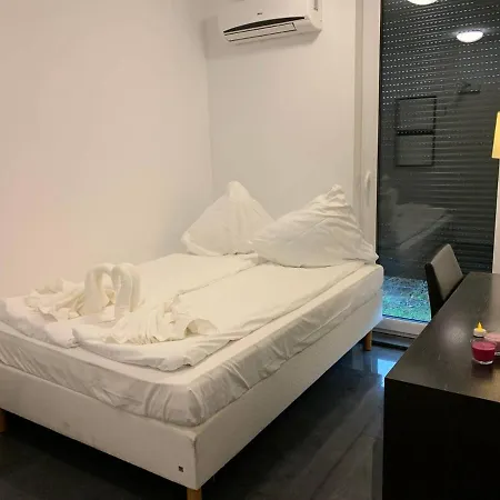 Apartmán Lovely Studio West 3